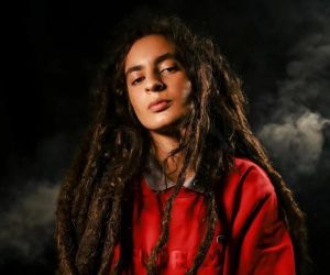 Rapper Triz mantém elevação mental no repertório autoral de álbum que inclui Criolo
