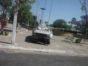 Exposição de carros batidos visa conscientizar motoristas em Floriano