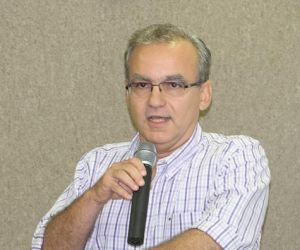 Firmino vai à reunião que decidirá se PSDB vai participar de eventual Governo Temer