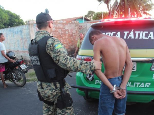 Assaltante atira contra delegado e acerta menina de 11 anos na Zona Sul de Teresina