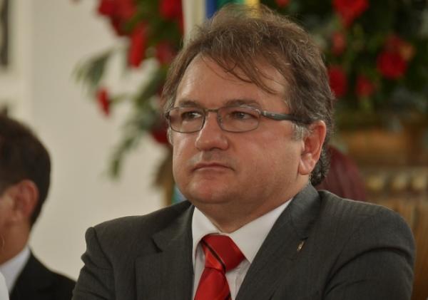 Merlong Solano assume mandato na Câmara Federal