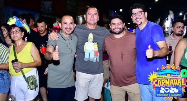 Poder Legislativo marca presença em arrastão e reforça apoio ao Carnaval de Floriano