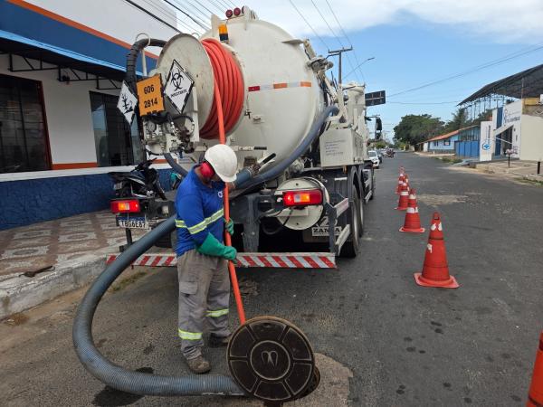 Águas do Piauí alerta população sobre descarte de resíduos e ligações indevidas na rede de esgoto
