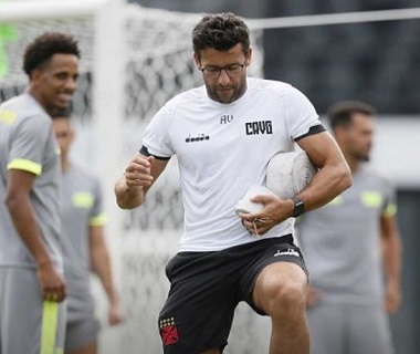Em ritmo de Carnaval, Vasco testa embalo contra o Boavista