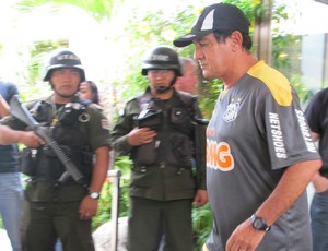 Santos inicia busca pelo 'bi-bi' em La Paz