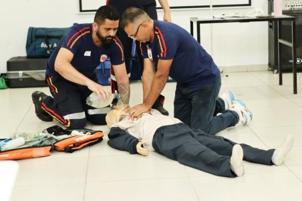 SAMU de Floriano realiza capacitação para aprimorar atendimento de urgência e emergência