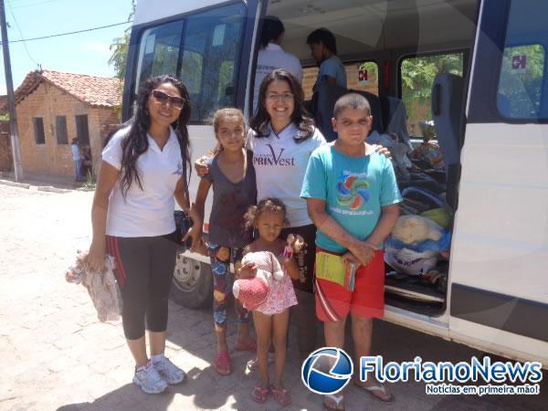 Distribui&ccedil;&atilde;o de brinquedos marca encerramento de projeto solid&aacute;rio da Escola Pequeno Pr&iacute;ncipe.(Imagem:FlorianoNews)