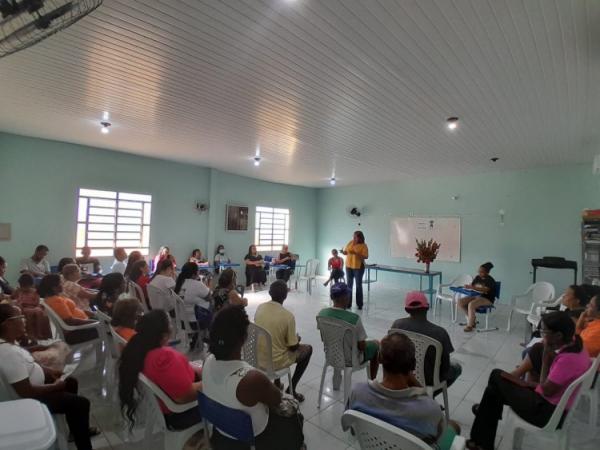 Assembleia reúne pacientes, familiares e profissionais para discutir saúde mental