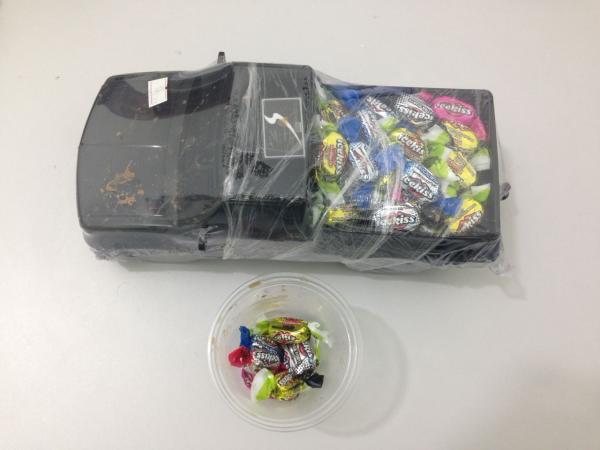 Carrinho com bombons é achado em rua e polícia solicita perícia no PI
