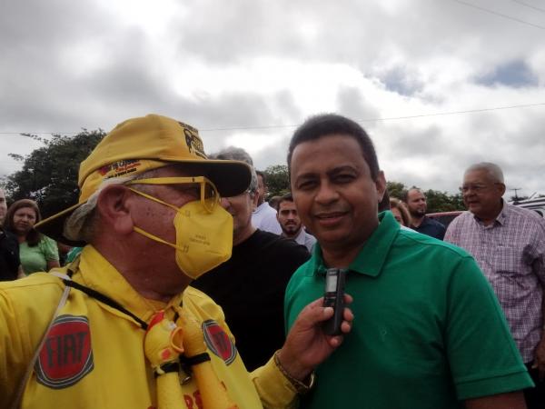 Francisco Costa participa de entregas e visitas em Floriano junto com o governador Rafael Fonteles