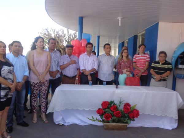 Secret&aacute;rio Avelino Neiva prestigia inaugura&ccedil;&atilde;o de Unidade B&aacute;sica de Sa&uacute;de em Floriano.(Imagem:FlorianoNews)