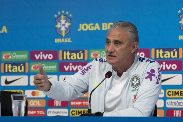 Tite revela conversa com Neymar, não julga denúncia de estupro e diz: "Ele é imprescindível"