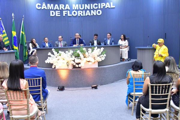  Poder Legislativo de Floriano homenageia a Enfermagem em sess&atilde;o Solene(Imagem:CMF)