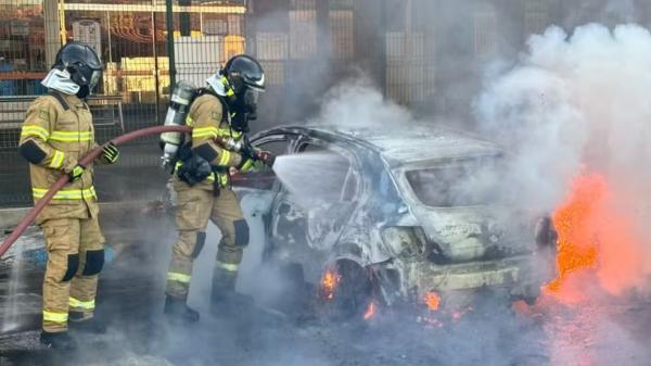 Incêndio que destruiu carro em frente a supermercado no Centro de Floriano foi criminoso