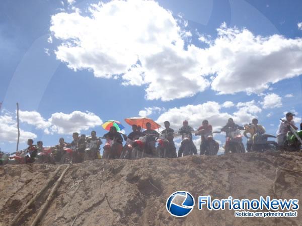 Realizada a 1&ordm; edi&ccedil;&atilde;o de Motocross de Bar&atilde;o de Graja&uacute;.(Imagem:FlorianoNews)