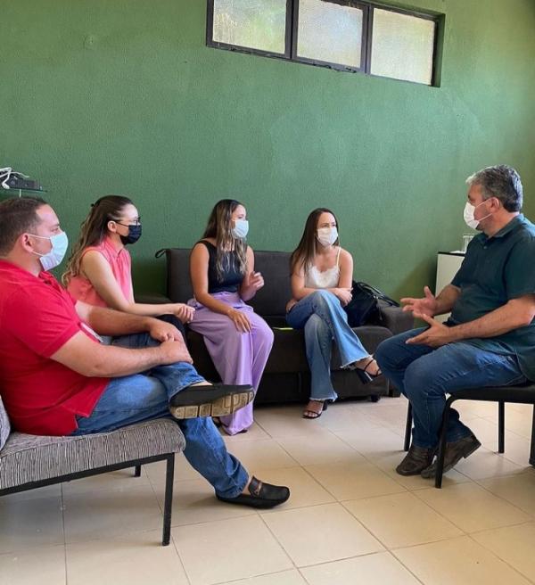 Coordenador da 10ª GRS, Maurício Bezerra, recebe visita de equipe da Regional de São Raimundo Nonato