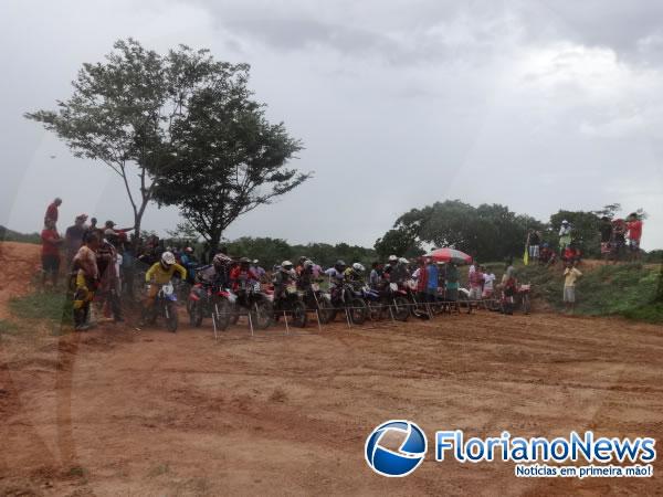 Emo&ccedil;&atilde;o em duas rodas e muita adrenalina marcaram o I Motocross Arena Show de Floriano.(Imagem:FlorianoNews)
