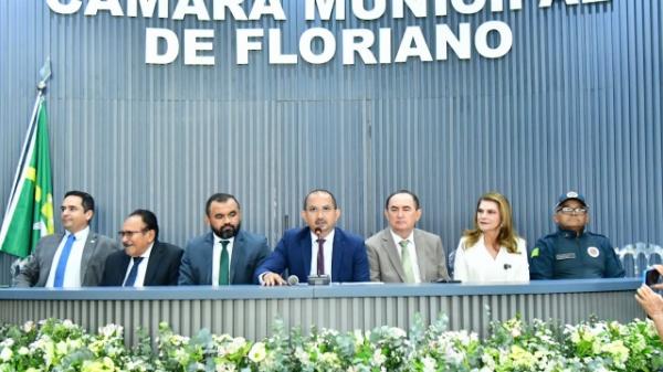 Concessão de homenagens marca sessão solene pelo aniversário de 129 anos de Floriano
