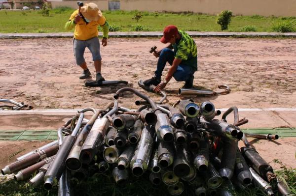 Prefeitura de Piripiri, no Piauí, realiza destruição de escapamentos do tipo "kadron"