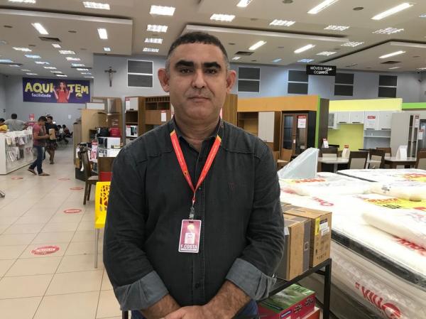 F. Costa, gerente do Armaz&eacute;m Para&iacute;ba de Floriano.(Imagem:FlorianoNews)