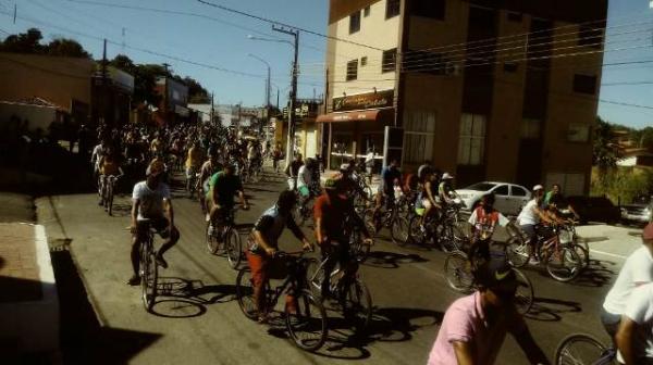Passeio cicl&iacute;stico abre programa&ccedil;&atilde;o de 121&ordm; anivers&aacute;rio de Floriano.(Imagem:FlorianoNews)