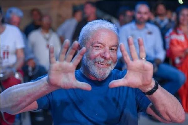 Lula revoga "Política Nacional de Educação Especial"