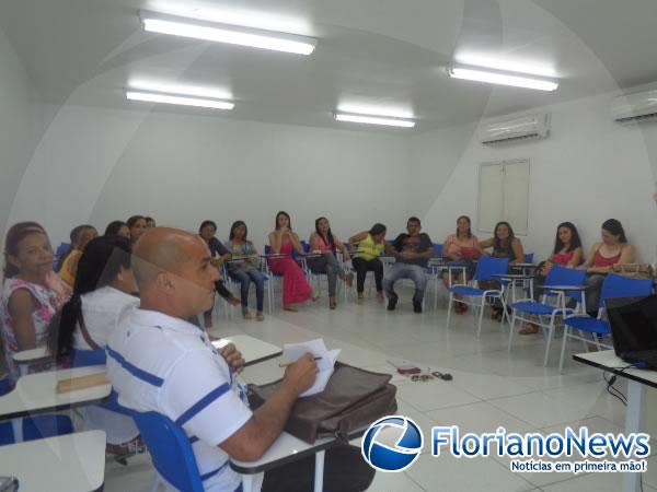 Floriano sedia capacitação do Projeto QualiSUS.(Imagem:FlorianoNews)
