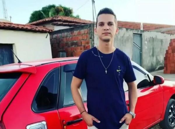 Turista do Piauí morre após se afogar em rio da Bahia ao salvar namorada de afogamento