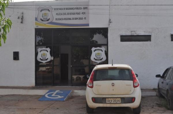 Presos fogem de delegacia e roubam drogas e armas apreendidas pela Polícia Civil em Bom Jesus