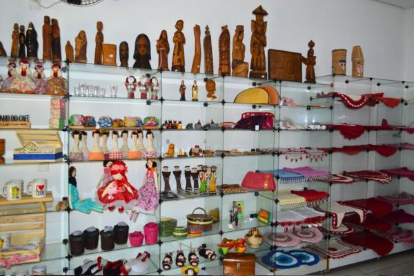 Lojas da Central de Artesanato Mestre Dezinho oferecem produtos &uacute;nicos que representam a cultura piauiense(Imagem:Divulga&ccedil;&atilde;o)