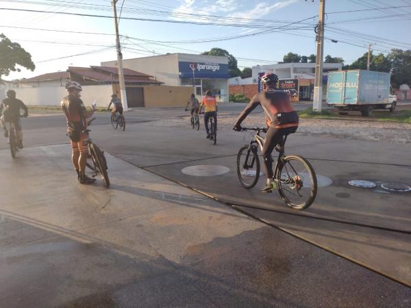 Ciclistas realizam confraterniza&ccedil;&atilde;o com passeio cicl&iacute;stico e caf&eacute; da manh&atilde;(Imagem:FlorianoNews)