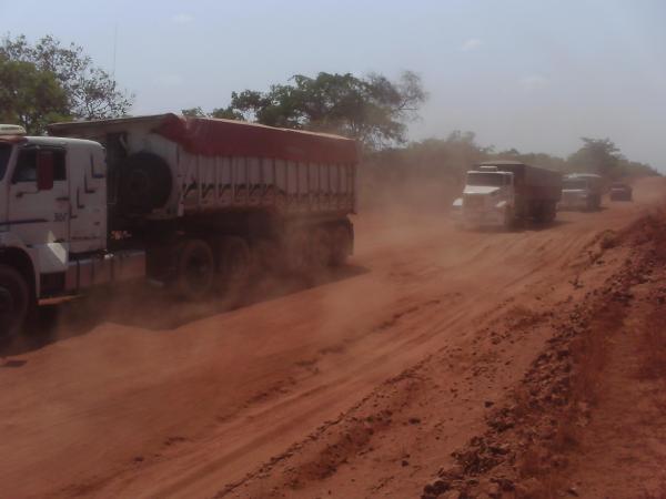 Estrada que liga Bertolinia a Sebasti&atilde;o Leal no Sul do Piau&iacute;(Imagem:Internauta)