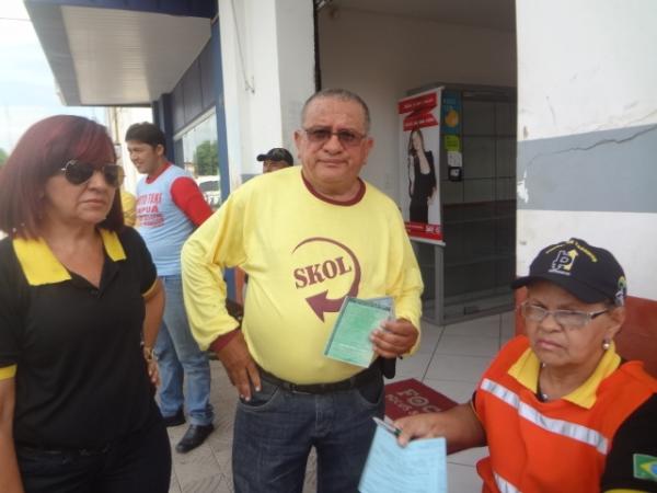 Rep&oacute;rter Amarelinho &eacute; multado em Blitz.(Imagem: FlorianoNews)