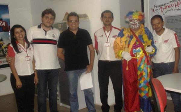 Campanha "Faça uma Criança Feliz" conta com apoio da Cajueiro Motos