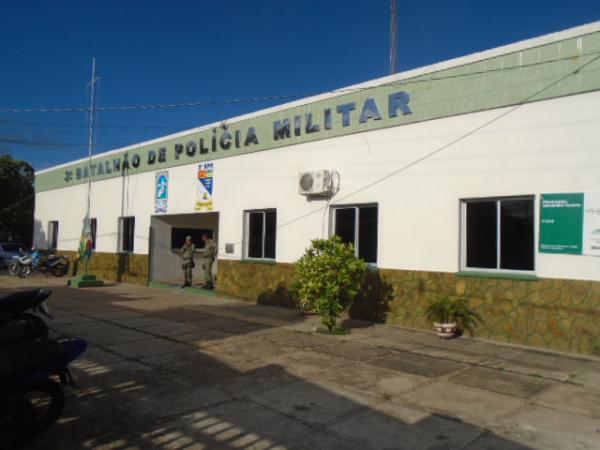 Homem que aproveitou descuido para furtar sacola em van é preso após perseguição policial