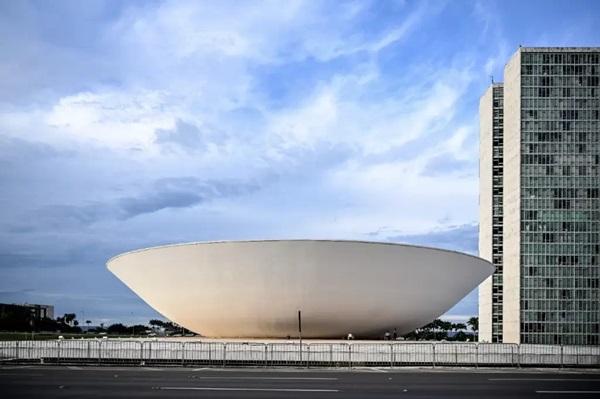 Quase um terço dos projetos considerados urgentes pelo Congresso em 2023 está engavetado