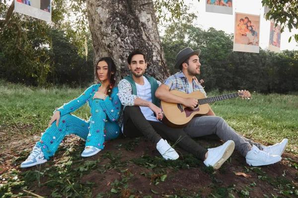 Melim faz conexões com Duda Beat, Emicida, Natiruts e Vitor Kley na viagem introspectiva do álbum