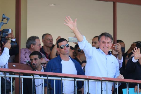 No Piauí, Bolsonaro diz: "vamos acabar com o cocô no Brasil"