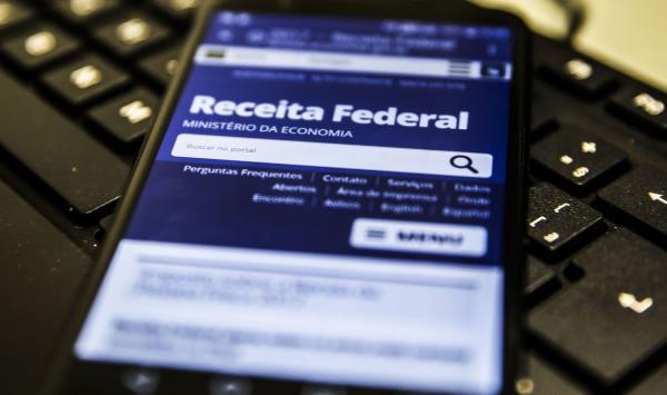 Fim da obrigatoriedade de declarar ações no IR exige atenção