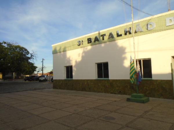 Dupla é presa em flagrante após roubo a transeunte em Floriano