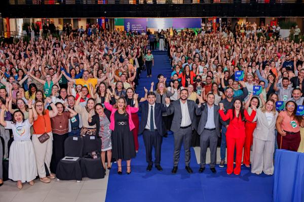 Governador premia 50 escolas de melhor desempenho com 14&ordm; sal&aacute;rio para servidores e valor de um sal&aacute;rio para estudantes(Imagem:Gabriel Paulino)
