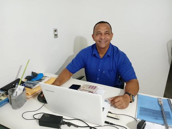 Manoel Neto, diretor do Mercado P&uacute;blico Central de Floriano.(Imagem:FlorianoNews)