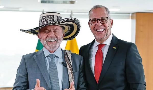 Lula recebe credenciais de nove novos embaixadores