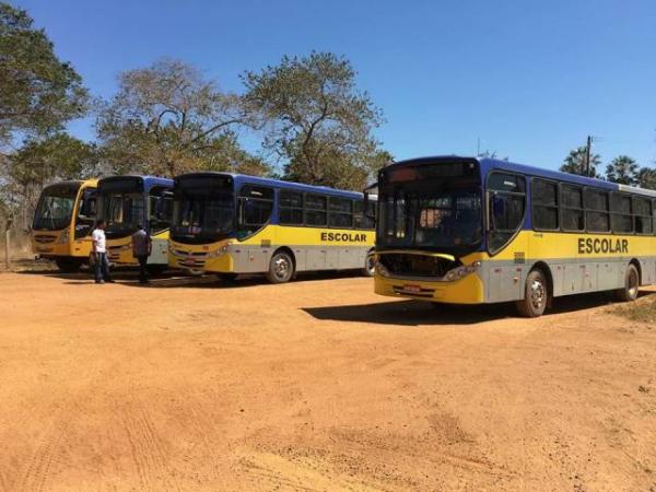 Educa&ccedil;&atilde;o soluciona problemas na rota do transporte escolar na zona rural.(Imagem:SECOM)