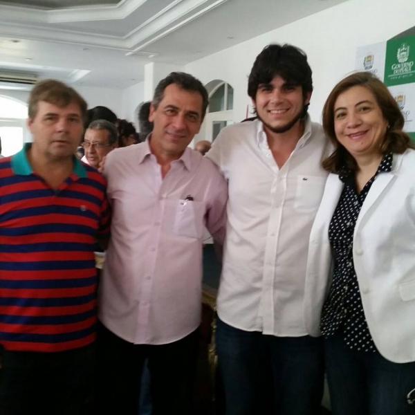 Prefeito Gilberto J&uacute;nior participa da posse dos novos concursados da Sesapi.(Imagem:Secom)