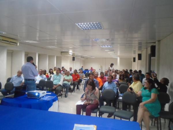 Agespisa apresenta o projeto sobre o sistema de abastecimento de água em Floriano.(Imagem:FlorianoNews)