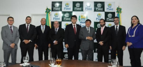 Reuni&atilde;o com a diretoria OAB.(Imagem:Jardenya Bezerra)