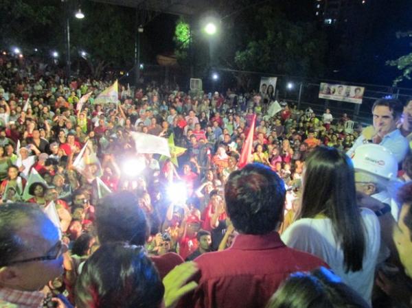 Mais de quatro mil pessoas festejam vitória de Wellington Dias, do PT