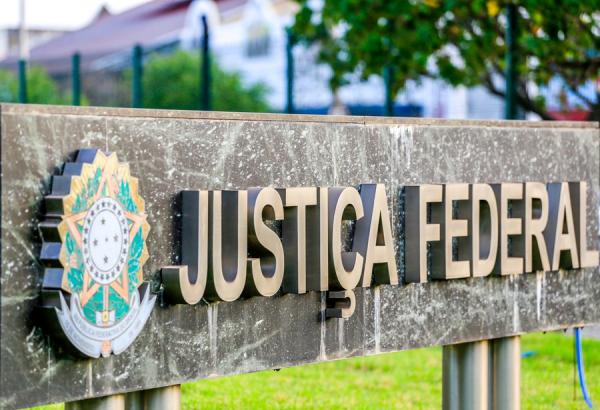 Justiça condena ex-prefeito Erisvaldo Gomes a 4 anos de prisão