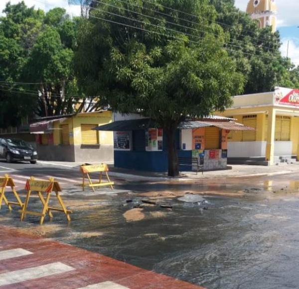 Agespisa comunica vazamento no cruzamento da Avenida Getúlio Vargas com Rua Alfredo